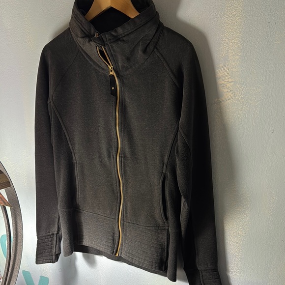 Lululemon Radiant Jacket Dark Grey with Gold Zipper Size 10 - Picture 6 of 8